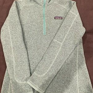Patagonia Heathered Light Gray Quarter-Zip Sweater with Teal Zipper